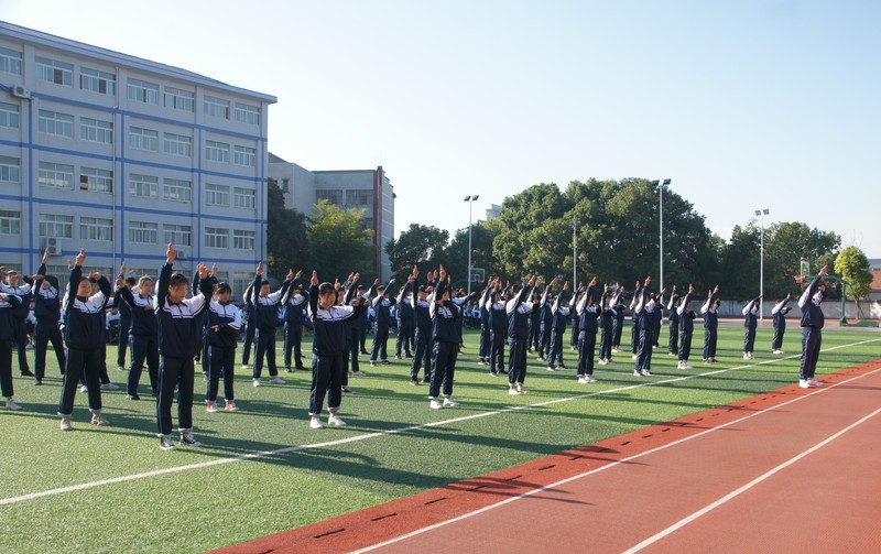 18下广播体操比赛10.JPG